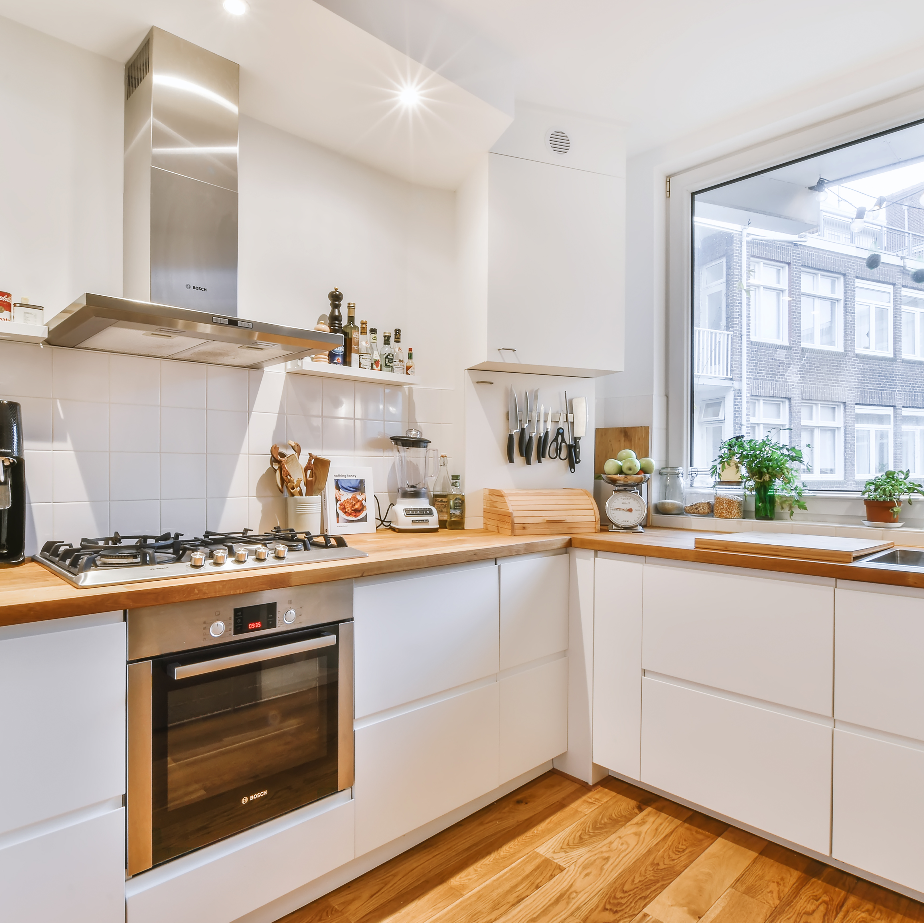 elegant-contemporary-kitchen-room-interior sq2